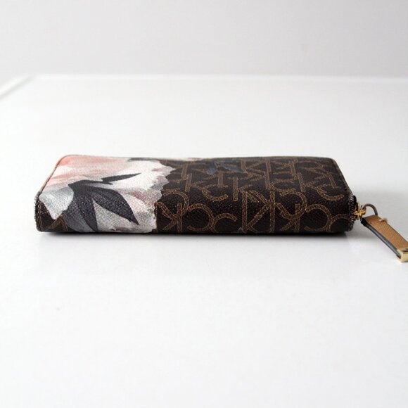 Calvin Klein floral printed wallet - Picture 3 of 10
